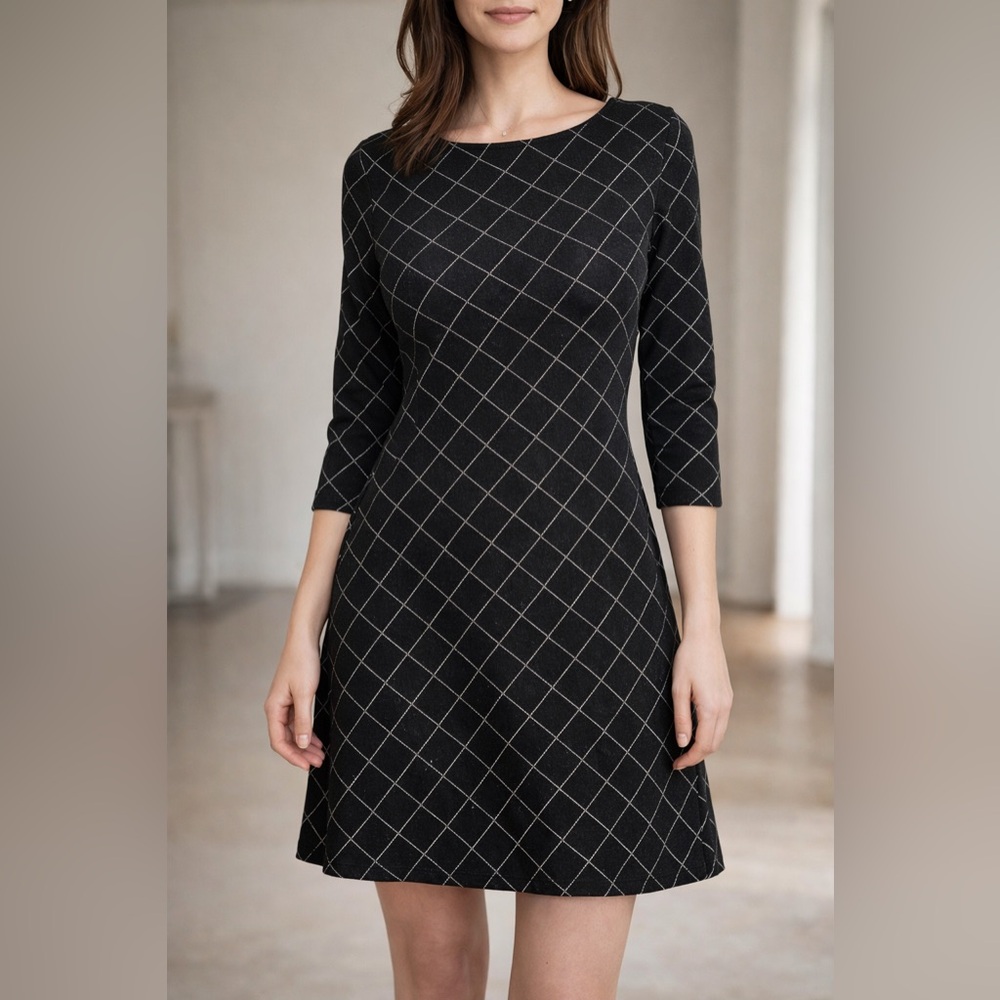 Skies Are Blue Black & Gold Diamond Pattern Shift Dress – NWT